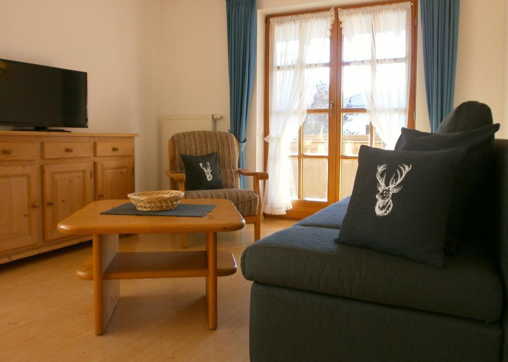Ferienwohnung Alpenresidenz Chiemgau Schleching Zimmer foto