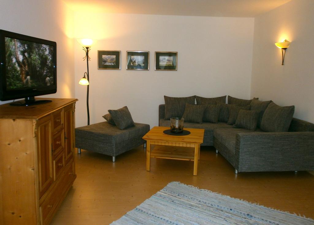 Ferienwohnung Alpenresidenz Chiemgau Schleching Zimmer foto
